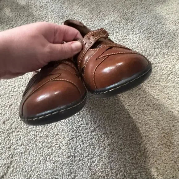 Clarks Brown Leather Women's Loafers Closed Toes Women's Size 9.5 Dressy - Picture 5 of 10